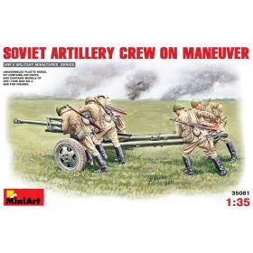 Tripulação de artilharia soviética em manobra, esc. 1/35